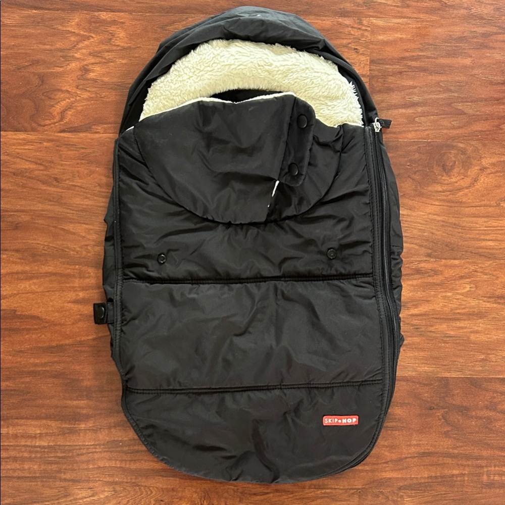 Skip Hop Black and Cream Sherpa-Lined Stroller Footmuff
